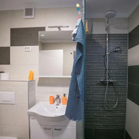 Spacious Suitable For Everyone :)